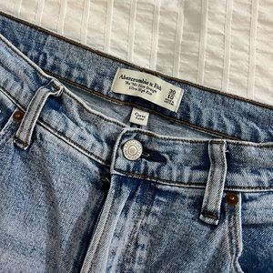 Abercrombie & Fitch - Curve Love ultra high rise 90’s slim straight